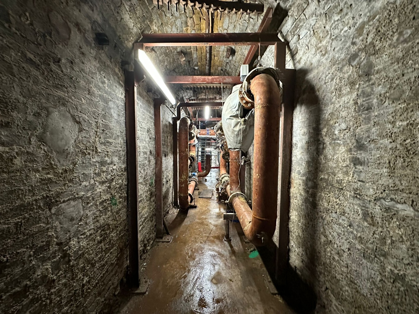 Commercial building at Charterhouse Street, Smithfield during asbestos refurbishment survey